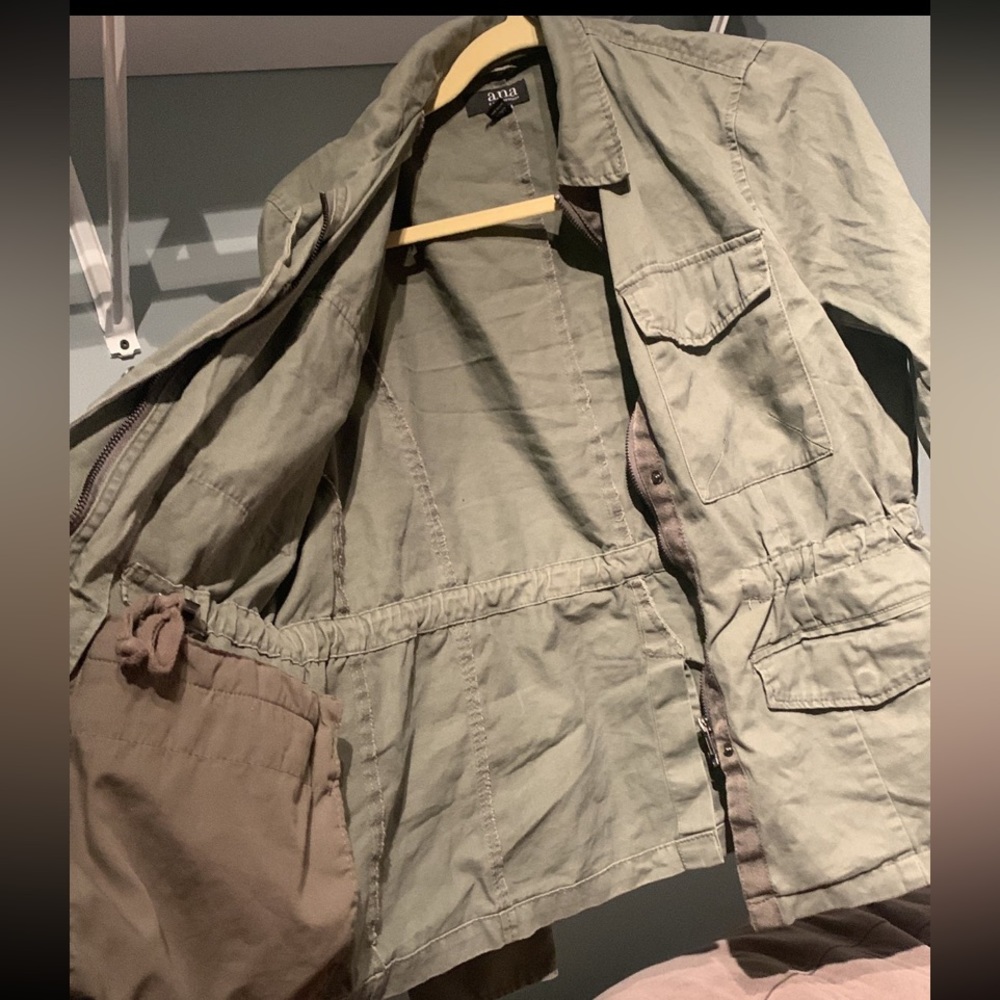 Jacket - Picture 3 of 3